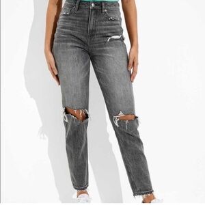 AMERICAN EAGLE MOM JEANS